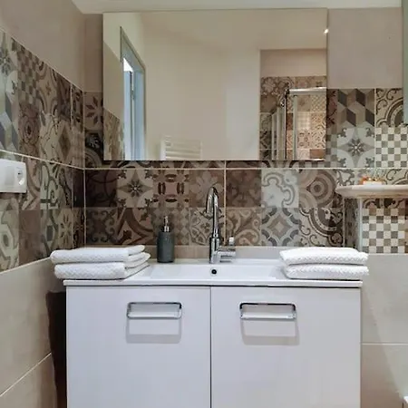 Holiday home La Maison De Solange “ Charme, Piscine Et Spa “ Lirey