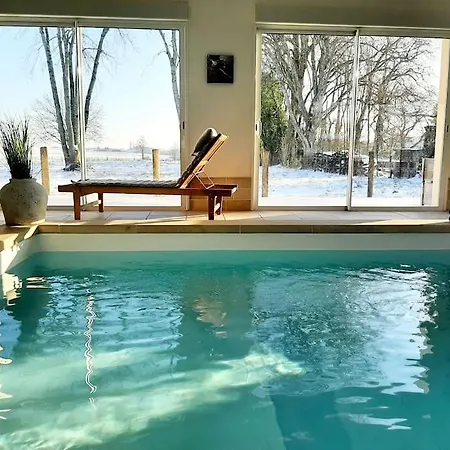 La Maison De Solange “ Charme, Piscine Et Spa “ *